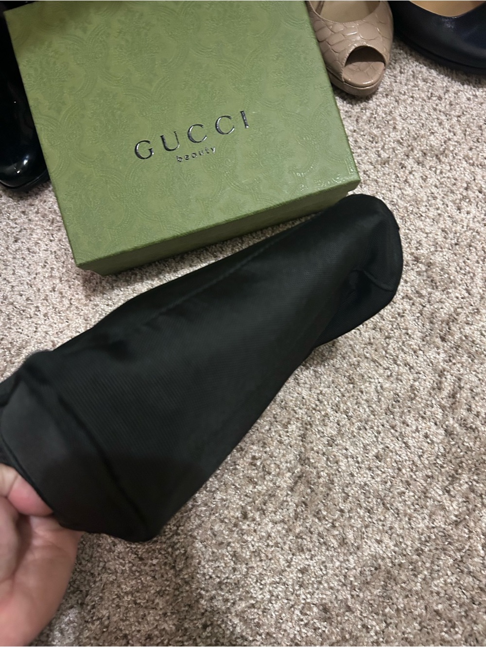 Gucci Black beauty bag with Silver Logo - Picture 4 of 6